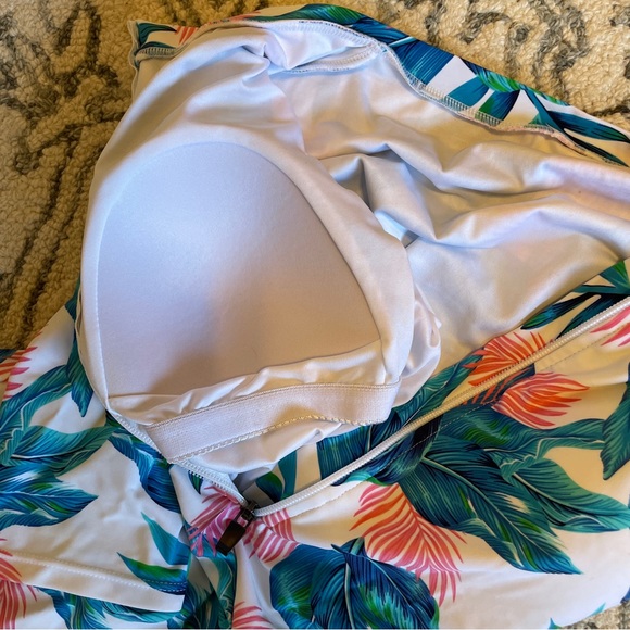 Tropical Swimsuit - Picture 7 of 10